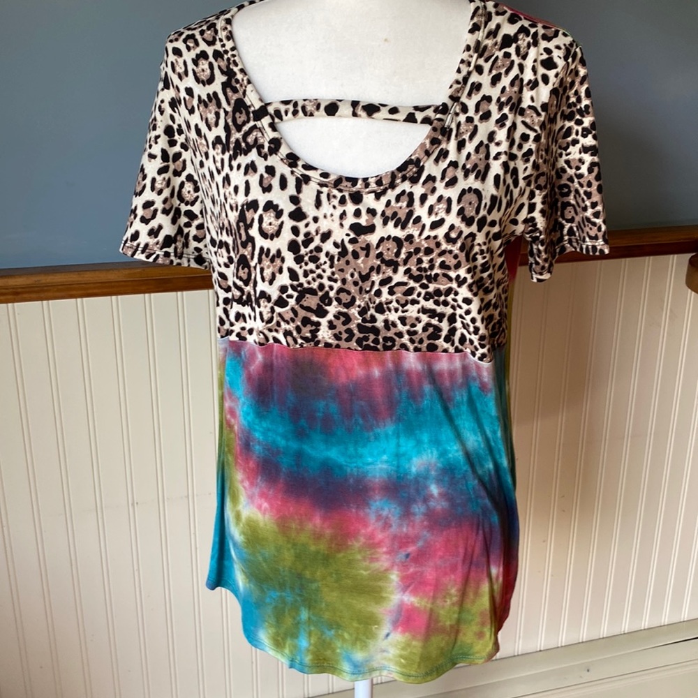 White Birch leopard and tie dye tee. Size small